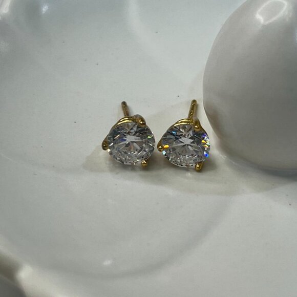 Nordstrom Gold Tone CZ Solitaire Stud Earrings Classic Round Sparkle One Size - Picture 9 of 10